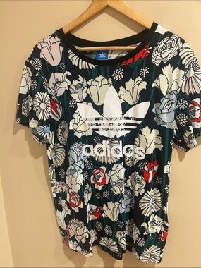 Adidas Black Floral Trefoil Logo Tee with White & Red Accents Sz M